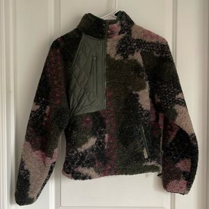 JoyLab cropped fleece half zip in olive green pattern!